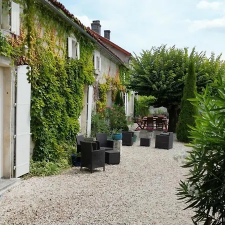 Logis Du Paradis Criteuil-la-Magdeleine