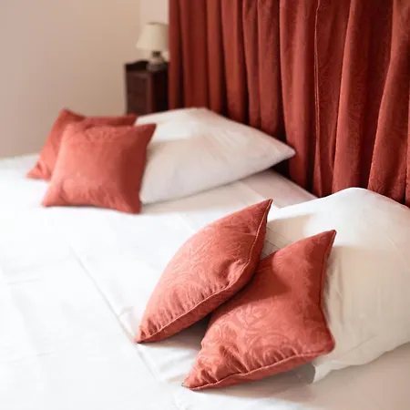 Bed and breakfast Logis Du Paradis 4*