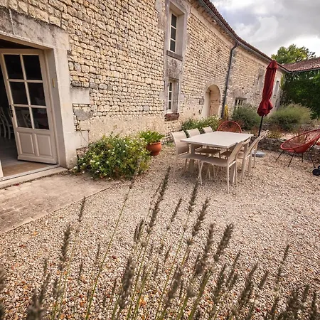 Logis Du Paradis Bed and breakfast Criteuil-la-Magdeleine