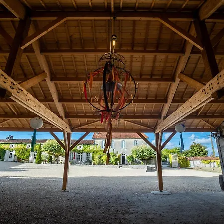 Logis Du Paradis Bed and breakfast 4*