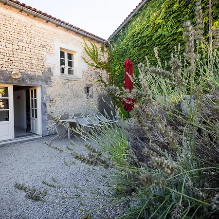 Logis Du Paradis Criteuil-la-Magdeleine