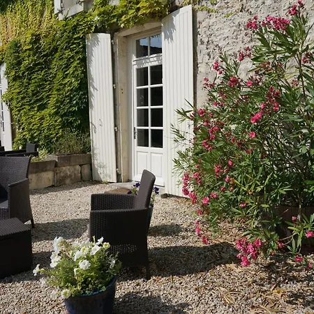 Logis Du Paradis Bed and breakfast Criteuil-la-Magdeleine