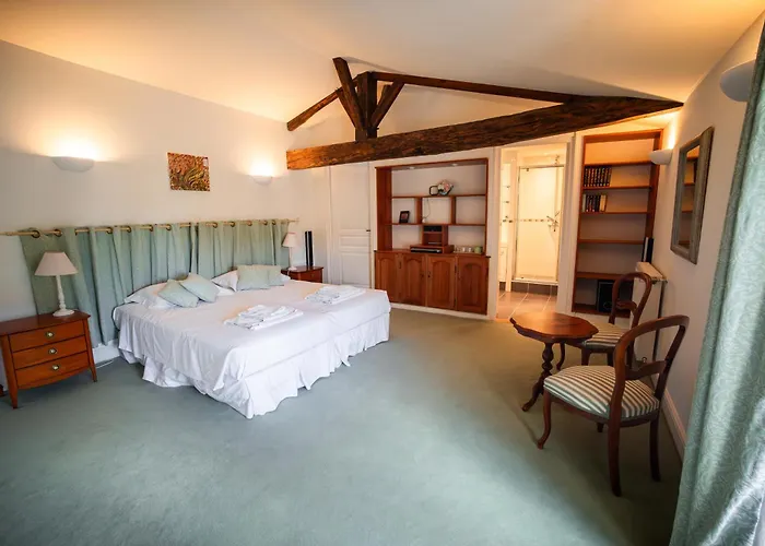 Logis Du Paradis 4* Criteuil-la-Magdeleine