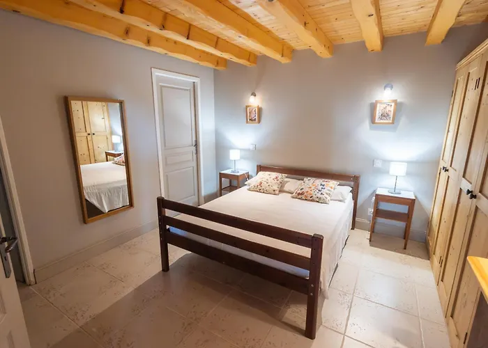 Logis Du Paradis Alojamento de Acomodação e Pequeno-almoço 4*