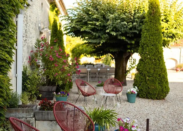 Logis Du Paradis Alojamento de Acomodação e Pequeno-almoço