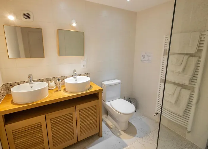 Logis Du Paradis Alojamento de Acomodação e Pequeno-almoço 4*